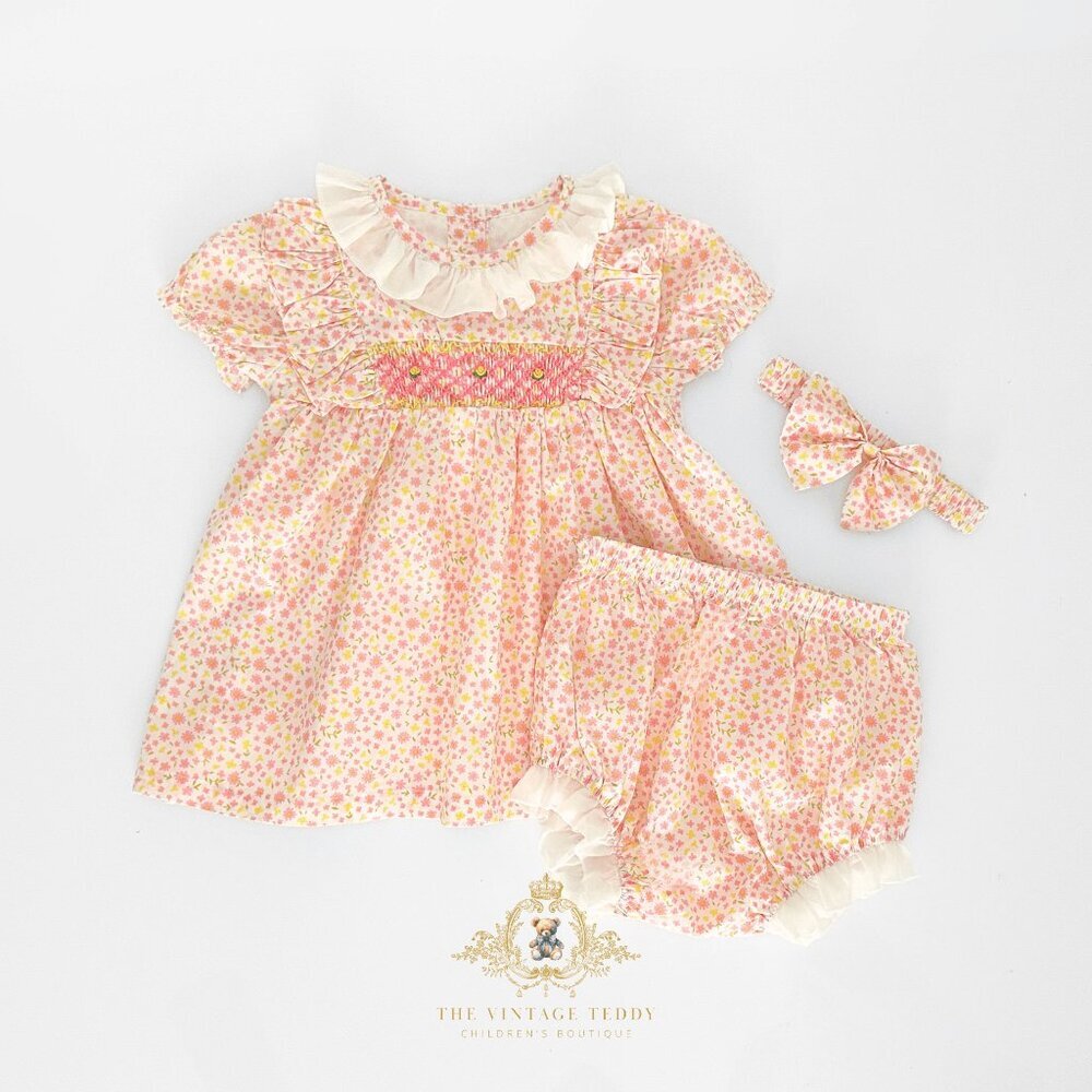 NWT Lovely Girls Smocked Embroidered Dress Bloomer Special Occassion Formal 18M